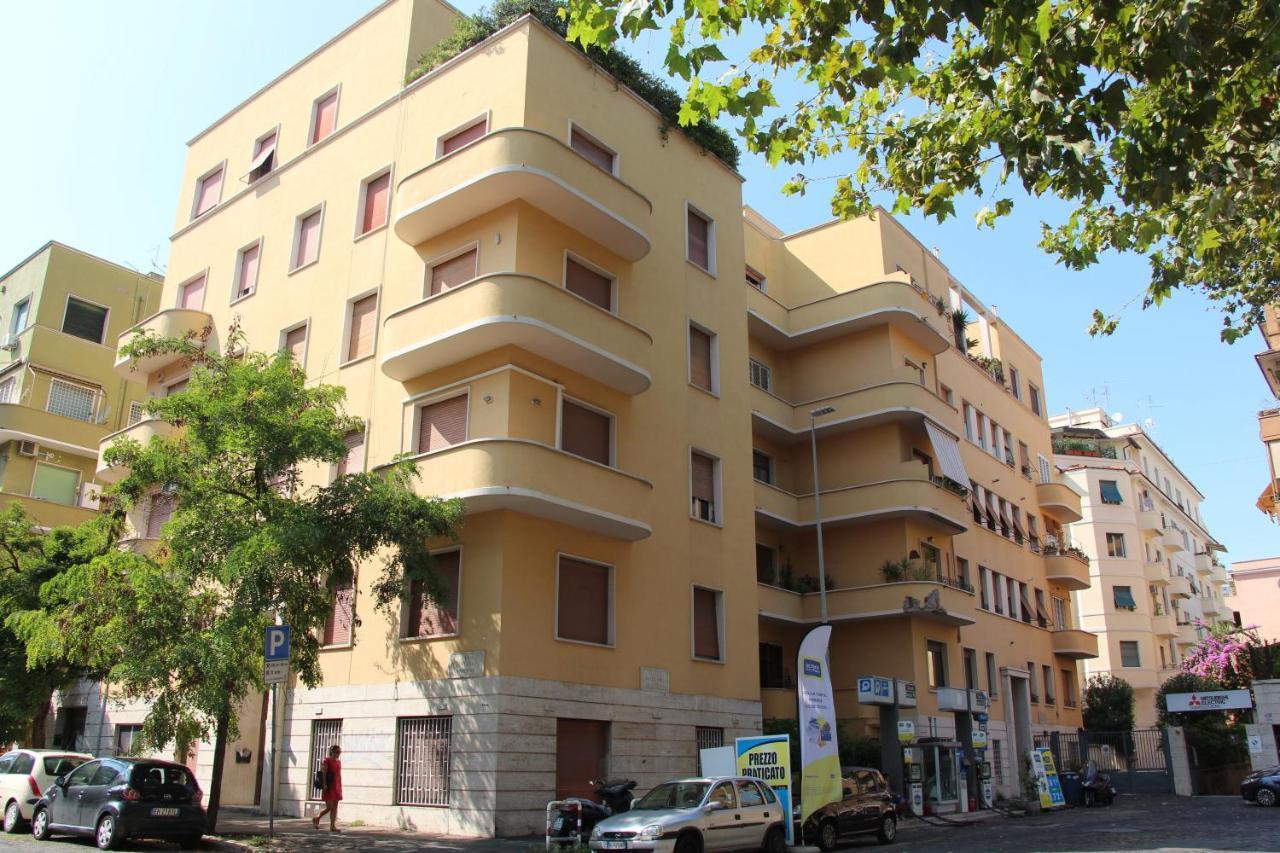 Comfort Rooms Piazza Mariano Armellini Рим Екстериор снимка